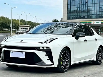 Lynk & Co 03 2023 1.5TD DCT Pro купить на сайте DeffCars