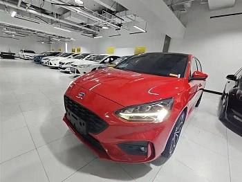 Focus 2021 hatchback EcoBoost 180 automatic ST Line купить по цене 1 875 082 ₽  на сайте DeffCars