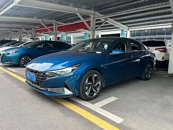 Elantra 2022 1.5L CVT GLS Leading Edition купить по цене 1 386 704 ₽  на сайте DeffCars
