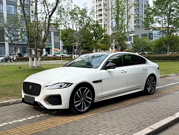 Jaguar XFL 2024 2.0T P300 four-wheel drive flagship sports gold version купить на сайте DeffCars
