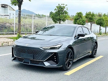 Changan UNI-V 2023 1.5T Exclusive Model купить по цене 2 219 801 ₽  на сайте DeffCars