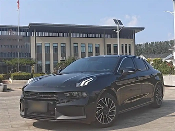 Lynk & Co 03 2021 model 1.5TD DCT Plus купить по цене 1 809 116 ₽  на сайте DeffCars