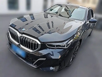 BMW 5 Series 2024 530Li Leading M Sports Package купить на сайте DeffCars