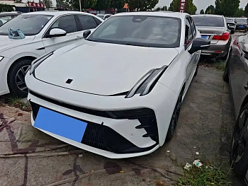 Lynk & Co 03 2023 model 1.5TD DCT Power Pro купить по цене 2 364 120 ₽  на сайте DeffCars