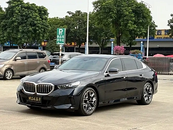 BMW 5 Series 2025 530Li Exclusive M Sports Package купить на сайте DeffCars