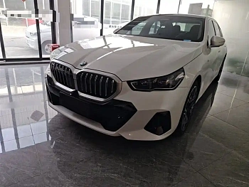 BMW 5 Series 2025 530Li Exclusive M Sports Package купить на сайте DeffCars