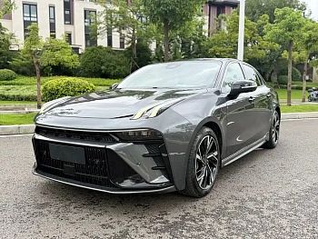 Lynk & Co 03 2023 model 1.5TD DCT Power Pro купить по цене 2 146 751 ₽  на сайте DeffCars