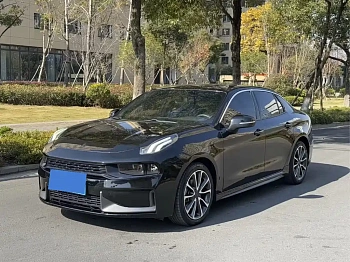 Lynk & Co 03 2020 1.5TD DCT Pro version купить по цене 1 848 821 ₽  на сайте DeffCars