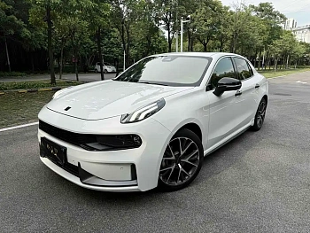 Lynk & Co 03 2021 1.5TD DCT Champion Edition купить по цене 1 887 367 ₽  на сайте DeffCars