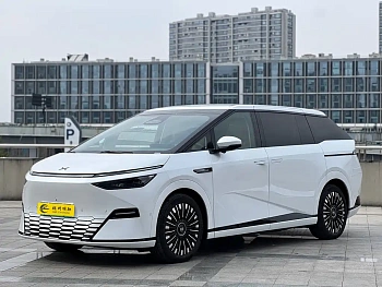 Xpeng X9 2025 pure electric 740 long battery life Max купить на сайте DeffCars