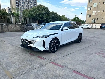 Yida 2023 Blue Whale NE 1.5T GDI DCT Pilot Model купить по цене 1 822 139 ₽  на сайте DeffCars