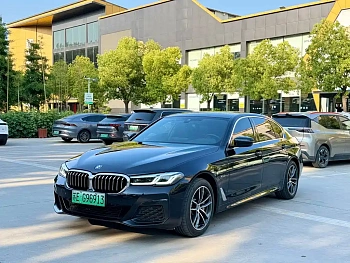 BMW 5 Series New Energy 2022 Model 535Le M Sports Package купить на сайте DeffCars