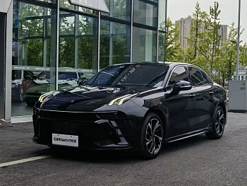 Lynk & Co 03 2023 model 2.0TD DCT Halo купить по цене 2 802 535 ₽  на сайте DeffCars