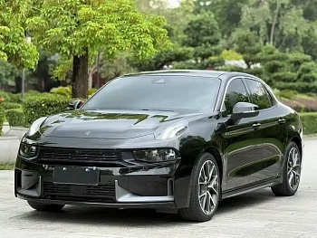 Lynk & Co 03 2022 model 2.0TD DCT Power Pro купить по цене 2 173 528 ₽  на сайте DeffCars