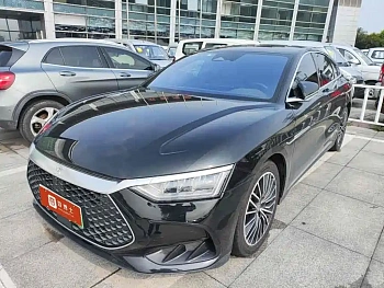 Han 2022 DM-i 121KM Honorable Model купить по цене 1 969 200 ₽  на сайте DeffCars