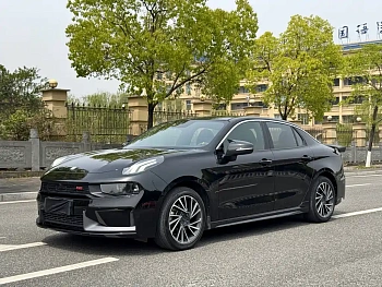 Lynk & Co 03 2021 model 2.0TD automatic power Plus купить по цене 2 128 985 ₽  на сайте DeffCars