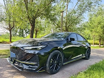 Changan UNI-V 2023 1.5T Sports Edition купить по цене 2 185 949 ₽  на сайте DeffCars