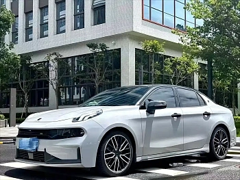 Lynk & Co 03 2022 model 1.5TD DCT Power Pro купить по цене 1 791 058 ₽  на сайте DeffCars