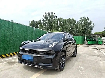 Lynk & Co 01 2023 2.0TD Two-wheel drive Pro купить по цене 2 750 865 ₽  на сайте DeffCars