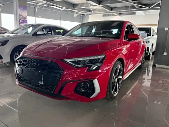 Audi A3 2021 Sportback 35 TFSI Fashionable and Sporty купить по цене 1 948 880 ₽  на сайте DeffCars