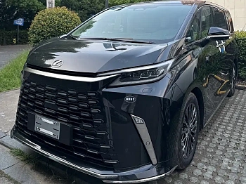 Lexus LM 2023 model 350h Seven-Seater Junya Edition купить по цене 23 981 214 ₽  на сайте DeffCars