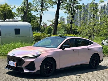 Changan UNI-V 2023 1.5T Sports Edition купить по цене 2 196 639 ₽  на сайте DeffCars