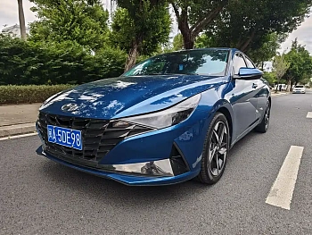 Elantra 2021 1.5L CVT LUX Premium Edition купить по цене 1 444 285 ₽  на сайте DeffCars