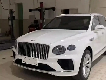 Bentayga 2024 4.0T V8 long wheelbase version купить на сайте DeffCars