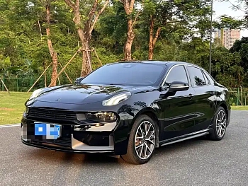 Lynk & Co 03 2021 1.5TD DCT Champion Edition купить по цене 1 781 427 ₽  на сайте DeffCars