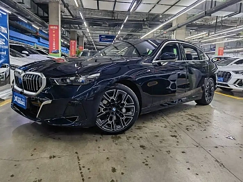 BMW 5 Series 2025 530Li Exclusive M Sports Package купить на сайте DeffCars