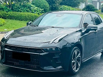 Lynk & Co 03 2025 model 2.0TD DCT Champion Edition Pro купить по цене 2 802 535 ₽  на сайте DeffCars