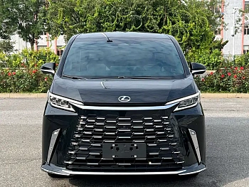 Lexus LM 2023 model 350h Seven-Seater Junya Edition купить по цене 27 376 965 ₽  на сайте DeffCars