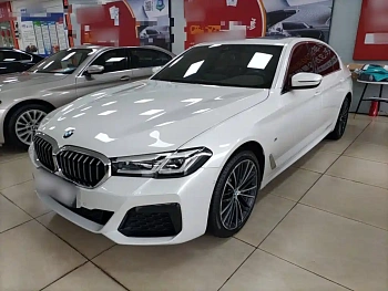 BMW 5 Series 2023 530Li Leading M Sports Package купить на сайте DeffCars