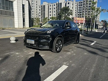 Lynk & Co 01 2021 2.0TD Two-wheel drive Pro купить по цене 2 097 685 ₽  на сайте DeffCars