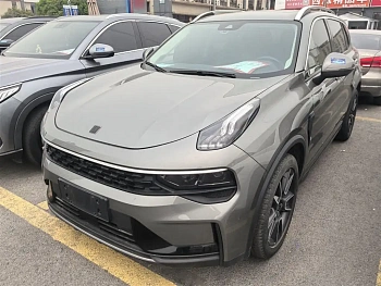 Lynk & Co 01 2021 2.0TD Two-wheel drive Pro купить по цене 2 143 432 ₽  на сайте DeffCars