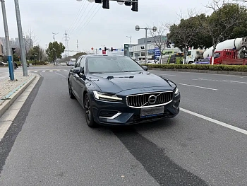 Volvo S60 2021 T4 Zhiyi Luxury Edition купить на сайте DeffCars