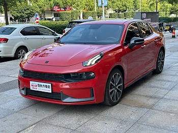 Lynk & Co 03 2020 1.5TD DCT Power Edition купить по цене 2 000 761 ₽  на сайте DeffCars