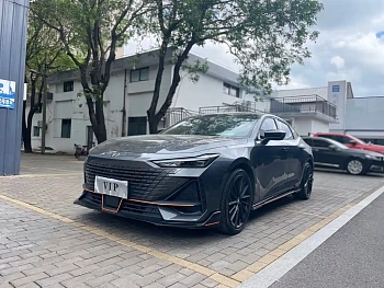 Changan UNI-V 2023 1.5T Exclusive Model купить по цене 1 943 285 ₽  на сайте DeffCars