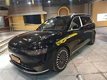 Wenjie M9 2025 extended range Ultra version 52kWh 6-seater version 192-line lidar) купить на сайте DeffCars