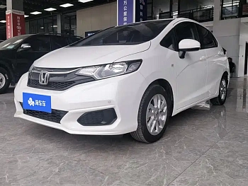 Fit 2020 1.5L CVT Comfort Sunroof Edition купить по цене 1 731 476 ₽  на сайте DeffCars