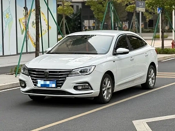 Roewe i5 2019 1.5L Manual 4G Internet Langue Edition купить на сайте DeffCars