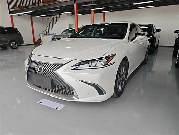 Lexus ES 2020 200 Deluxe Edition купить на сайте DeffCars