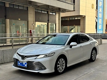 Camry 2018 2.0G Deluxe Edition купить на сайте DeffCars