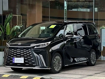 Lexus LM 2025 500h six-seater premium version купить на сайте DeffCars