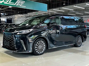 Lexus LM 2023 500h six-seat respected version купить по цене 31 296 741 ₽  на сайте DeffCars