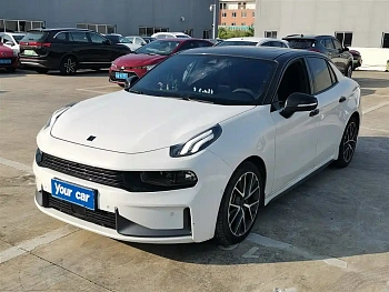 Lynk & Co 03 2022 model 2.0TD DCT Power Pro купить по цене 2 080 831 ₽  на сайте DeffCars