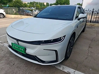 Chasing light 2023 four-wheel drive long range version купить на сайте DeffCars