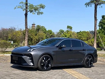 Lynk & Co 03 2023 1.5TD DCT Pro купить на сайте DeffCars