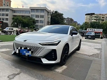 Changan UNI-V 2022 1.5T Premium Model купить по цене 1 850 500 ₽  на сайте DeffCars