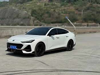 Changan UNI-V 2023 1.5T Sports Edition купить по цене 2 032 371 ₽  на сайте DeffCars